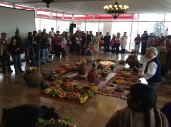 Interprétation consécutive pendant une cérémonie de remerciement à la terre, Lima