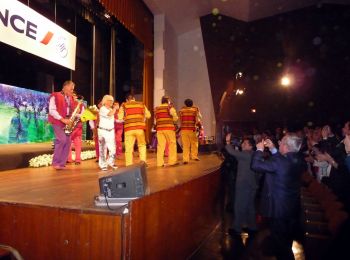 Interprétation consécutive pendant une activité artistique au théâtre, Lima